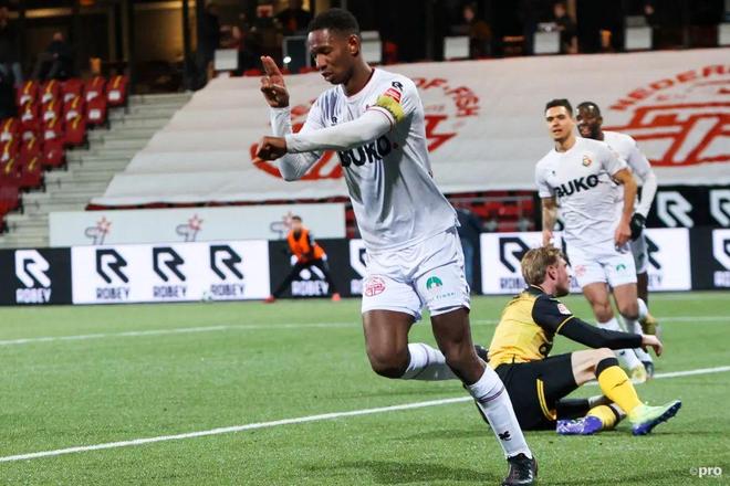 战术中扮演 战术中扮演